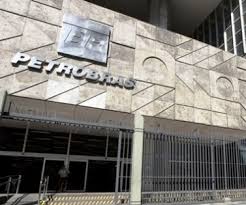 Política de preços da Petrobras divide especialistas